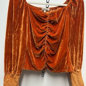 Amber Shu Velvet Ruched Top Peasant Sleeve Burnt Orange Top. Size Medium